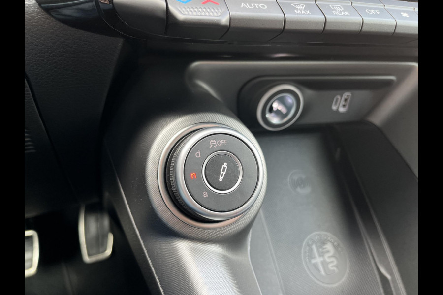 Alfa Romeo Tonale 1.5T Hybrid 160 pk Veloce | Panoramadak | El.achterklep | Veel optie's | Prijs is rijklaar
