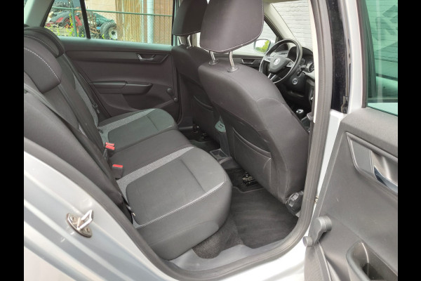 Škoda Fabia Combi 1.0 TSI Ecc Lmv Navigatie Led verl Trekhaak Pdc Cruise Control Business Edition