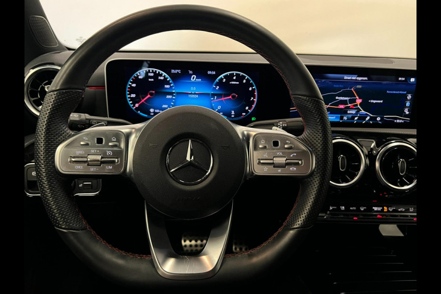 Mercedes-Benz A-Klasse 180 / AMG / BTW / NL-auto / Widescreen