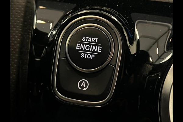 Mercedes-Benz A-Klasse 180 / AMG / BTW / NL-auto / Widescreen