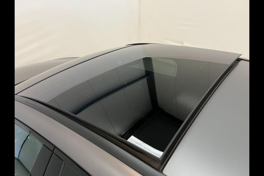 Mercedes-Benz A-Klasse 180 / AMG / Pano / NL-auto / Widescreen