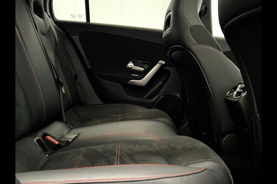 Mercedes-Benz A-Klasse 180 / AMG / Pano / NL-auto / Widescreen