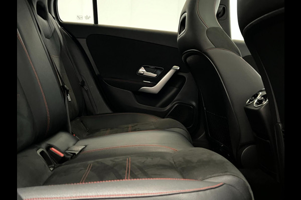 Mercedes-Benz A-Klasse 180 / AMG / Pano / NL-auto / Widescreen