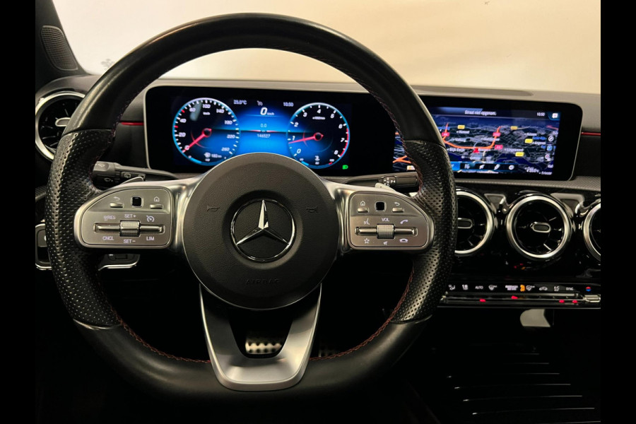 Mercedes-Benz A-Klasse 180 / AMG / Pano / NL-auto / Widescreen