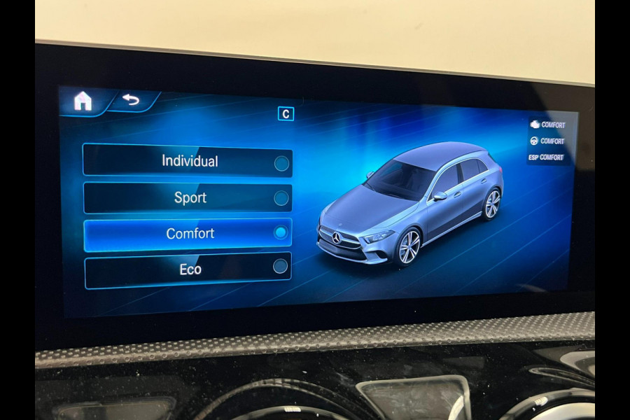 Mercedes-Benz A-Klasse 180 / AMG / Pano / NL-auto / Widescreen