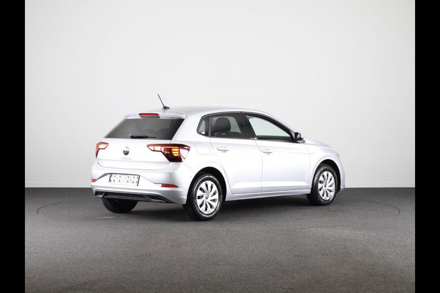 Volkswagen Polo 1.0 TSI Life 95 pk Automaat (DSG) | Navigatie via App | Autom. airco | Parkeersensoren (Park assist) | Adaptieve cruise control | Stoelverwarming |