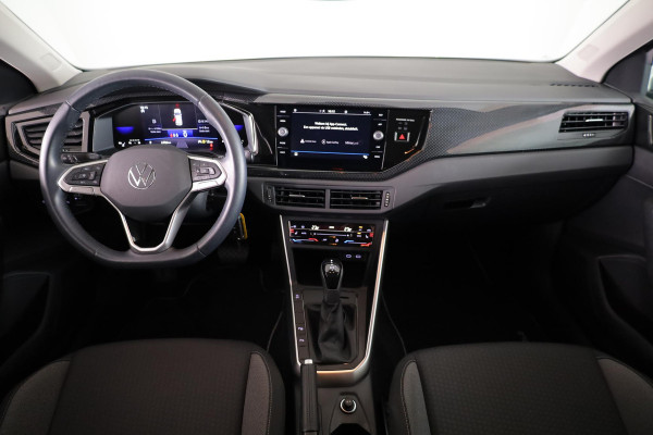 Volkswagen Polo 1.0 TSI Life 95 pk Automaat (DSG) | Navigatie via App | Autom. airco | Parkeersensoren (Park assist) | Adaptieve cruise control | Stoelverwarming |