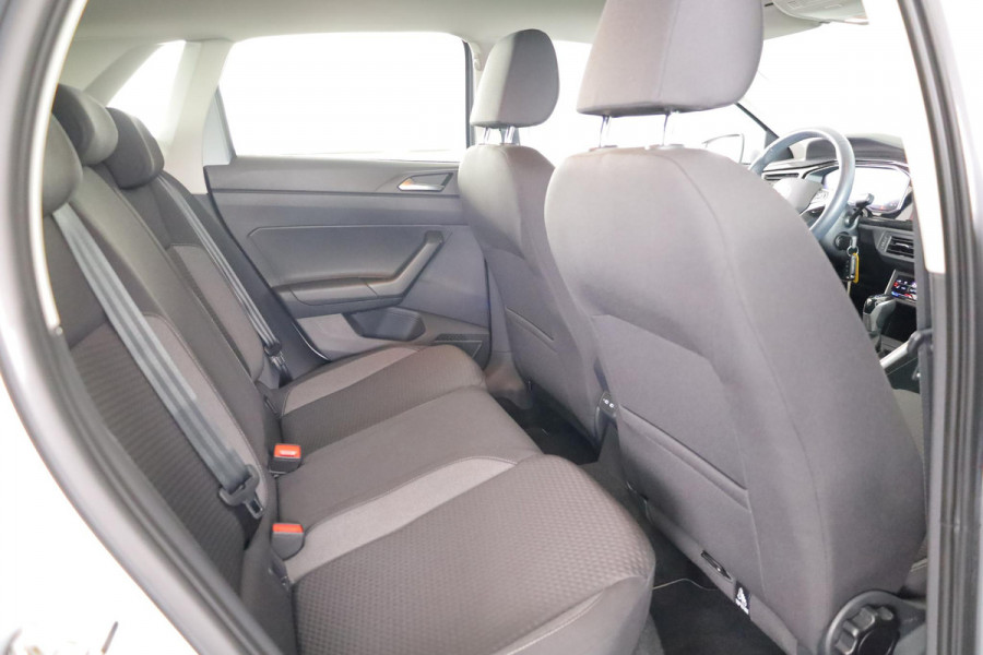 Volkswagen Polo 1.0 TSI Life 95 pk Automaat (DSG) | Navigatie via App | Autom. airco | Parkeersensoren (Park assist) | Adaptieve cruise control | Stoelverwarming |