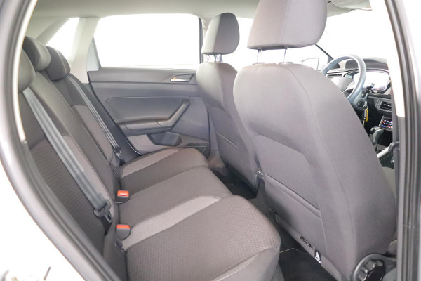 Volkswagen Polo 1.0 TSI Life 95 pk Automaat (DSG) | Navigatie via App | Autom. airco | Parkeersensoren (Park assist) | Adaptieve cruise control | Stoelverwarming |