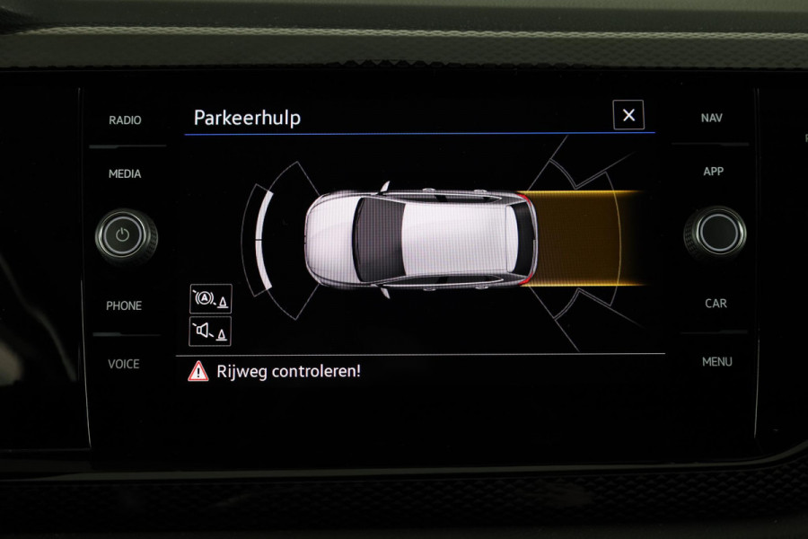 Volkswagen Polo 1.0 TSI Life 95 pk Automaat (DSG) | Navigatie via App | Autom. airco | Parkeersensoren (Park assist) | Adaptieve cruise control | Stoelverwarming |
