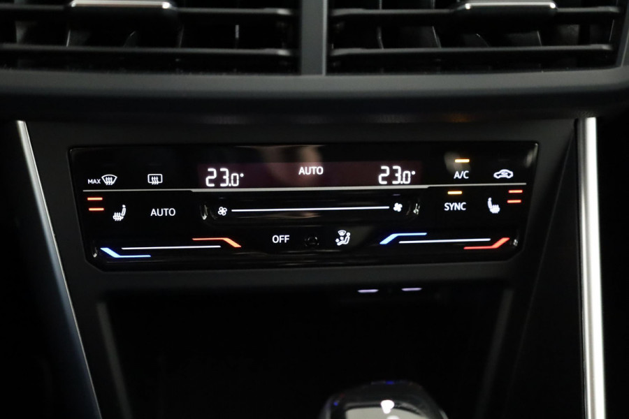 Volkswagen Polo 1.0 TSI Life 95 pk Automaat (DSG) | Navigatie via App | Autom. airco | Parkeersensoren (Park assist) | Adaptieve cruise control | Stoelverwarming |