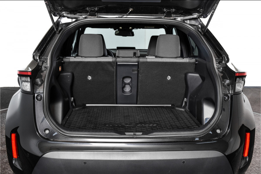 Toyota Yaris Cross 1.5 Hybrid 115 First Edition (Facelift) | Dig.Cockpit | Adapt.Cruise | Stoelverwarming | Camera | PDC | App.Connect | Auto.Airco | LM 17" | 9401