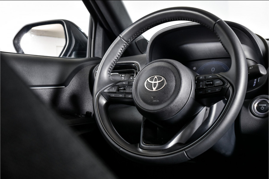 Toyota Yaris Cross 1.5 Hybrid 115 First Edition (Facelift) | Dig.Cockpit | Adapt.Cruise | Stoelverwarming | Camera | PDC | App.Connect | Auto.Airco | LM 17" | 9401