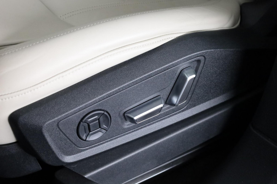 Audi e-tron Sportback 55 quattro Business edition Plus 95 kWh 408pk | SoH 95% | Panoramadak | Trekhaak | B&O Soundsystem | Head up Display | 360° Camera