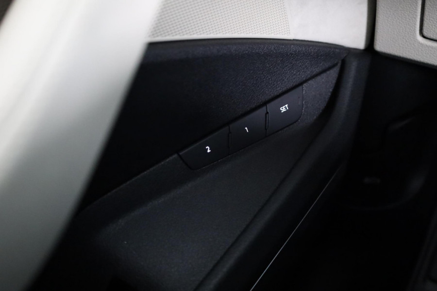 Audi e-tron Sportback 55 quattro Business edition Plus 95 kWh 408pk | SoH 95% | Panoramadak | Trekhaak | B&O Soundsystem | Head up Display | 360° Camera