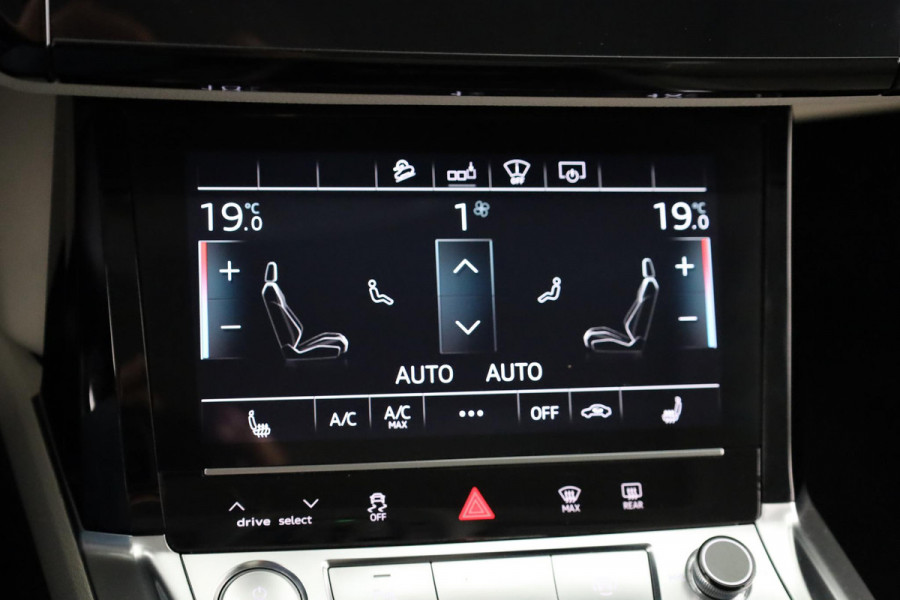 Audi e-tron Sportback 55 quattro Business edition Plus 95 kWh 408pk | SoH 95% | Panoramadak | Trekhaak | B&O Soundsystem | Head up Display | 360° Camera