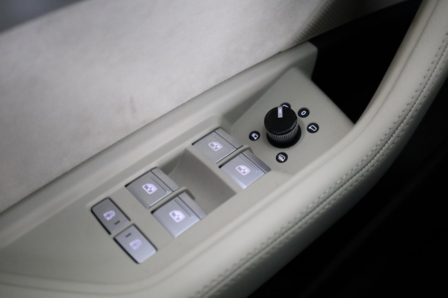 Audi e-tron Sportback 55 quattro Business edition Plus 95 kWh 408pk | SoH 95% | Panoramadak | Trekhaak | B&O Soundsystem | Head up Display | 360° Camera