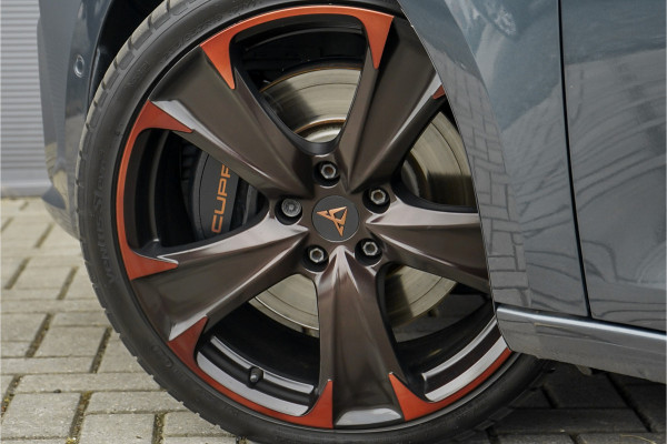 Seat Leon CUPRA 2.0 TSI 301PK Pano Leder Beats CarPlay Camera