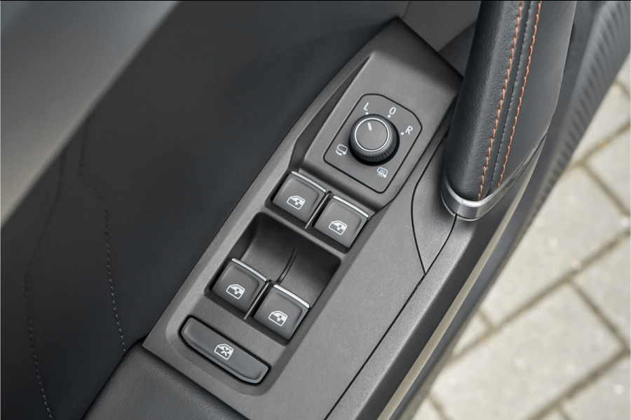 Seat Leon CUPRA 2.0 TSI 301PK Pano Leder Beats CarPlay Camera