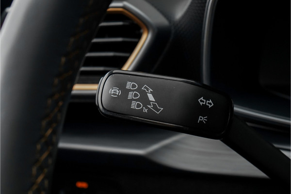 Seat Leon CUPRA 2.0 TSI 301PK Pano Leder Beats CarPlay Camera