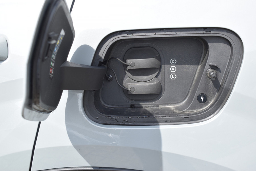 Volvo EX30 Single Motor Extended Range Ultra 69 kWh | Stoelverwarming | Glazen dak | ACC | Elektr. stoel | 360 camera