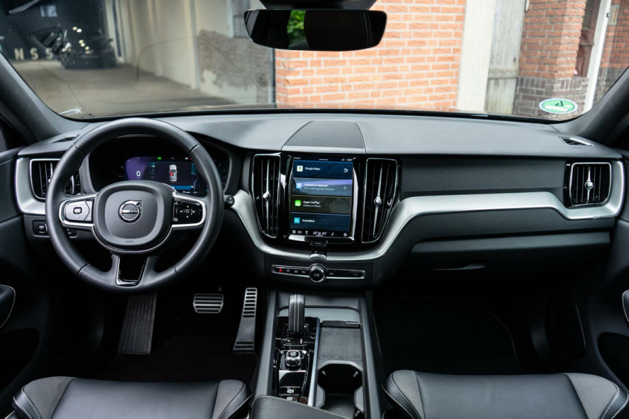 Volvo XC60 2.0 B4 R-Design Pano / Memory / 360