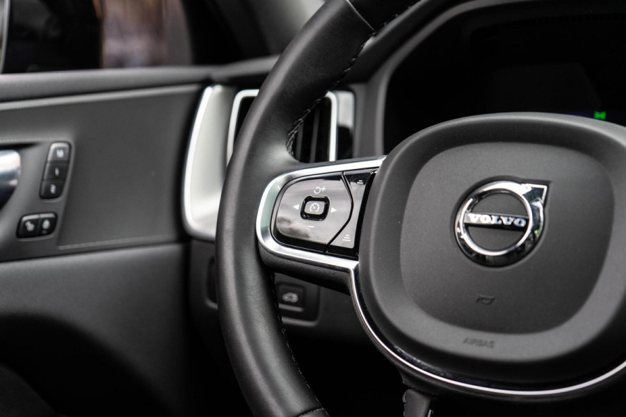 Volvo XC60 2.0 B4 R-Design Pano / Memory / 360