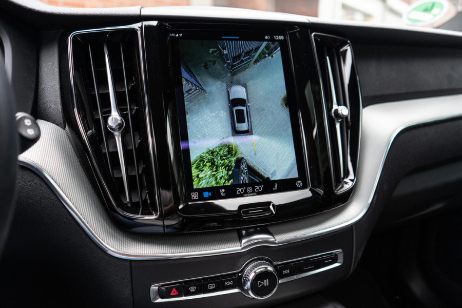 Volvo XC60 2.0 B4 R-Design Pano / Memory / 360