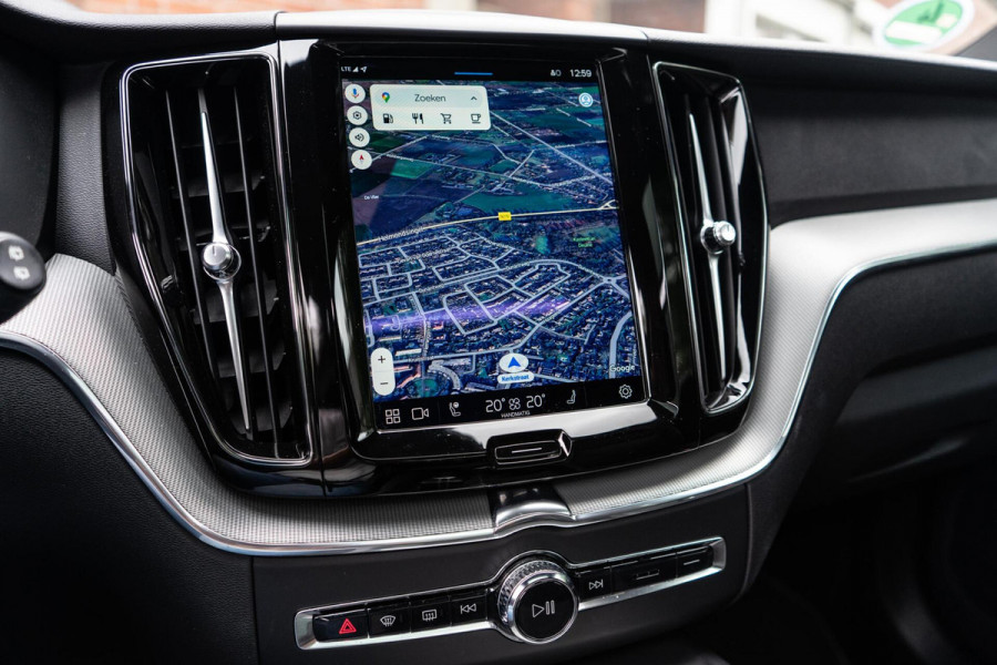 Volvo XC60 2.0 B4 R-Design Pano / Memory / 360