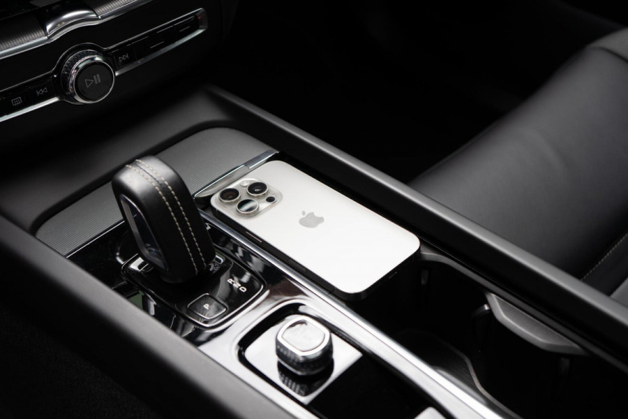 Volvo XC60 2.0 B4 R-Design Pano / Memory / 360