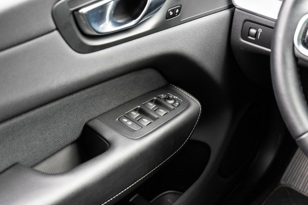 Volvo XC60 2.0 B4 R-Design Pano / Memory / 360