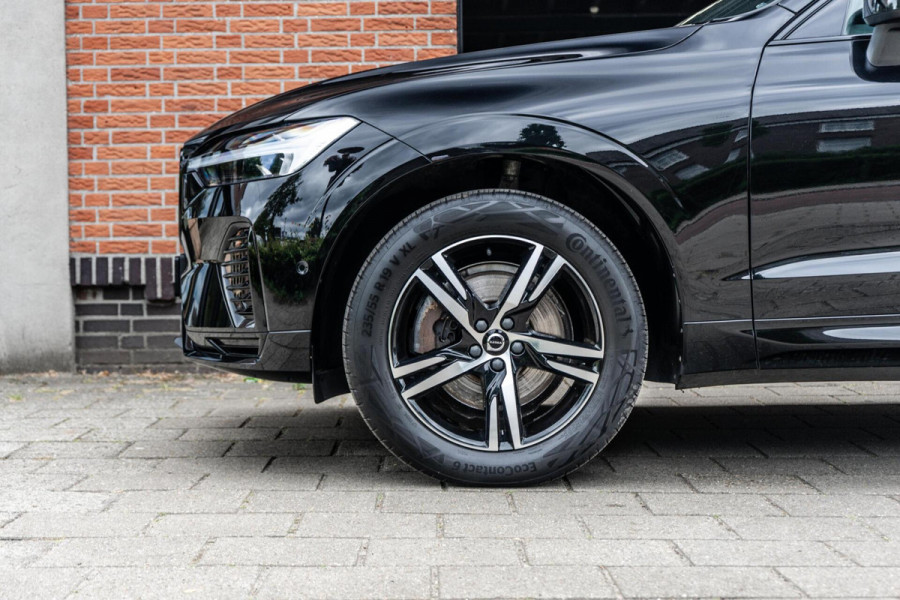 Volvo XC60 2.0 B4 R-Design Pano / Memory / 360