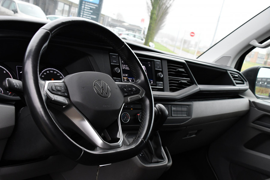 Volkswagen Transporter 2.0 TDI L2H1 30 Highline PB Edition Cruise, Camera, Carplay, LED, 150PK, Automaat, Sensoren, Multimedia, UNIEK!