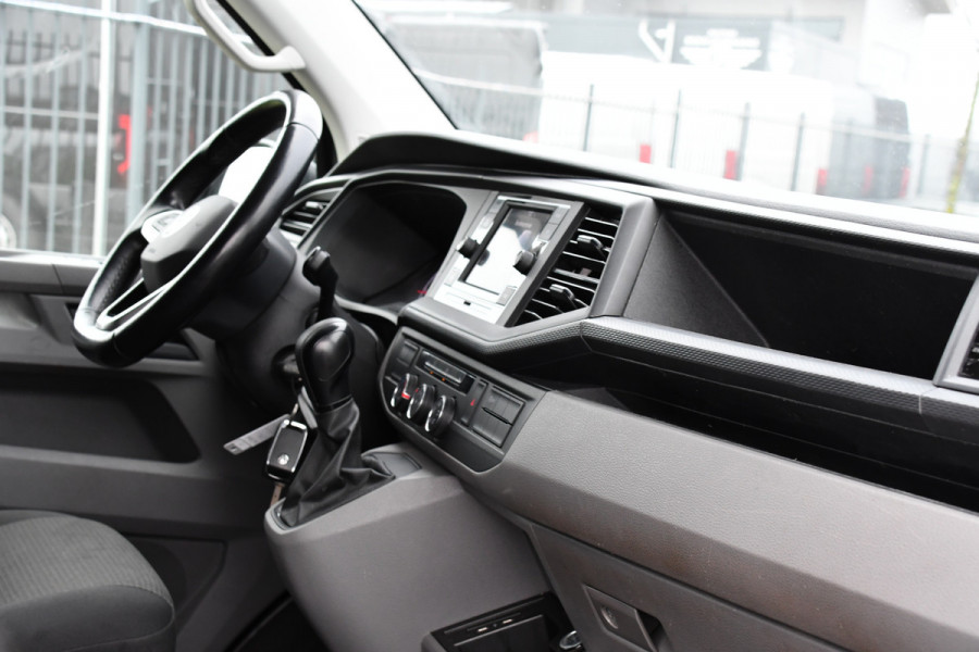 Volkswagen Transporter 2.0 TDI L2H1 30 Highline PB Edition Cruise, Camera, Carplay, LED, 150PK, Automaat, Sensoren, Multimedia, UNIEK!