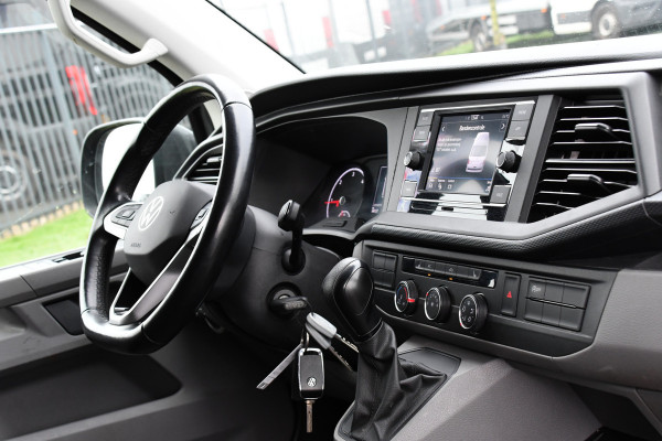 Volkswagen Transporter 2.0 TDI L2H1 30 Highline PB Edition Cruise, Camera, Carplay, LED, 150PK, Automaat, Sensoren, Multimedia, UNIEK!