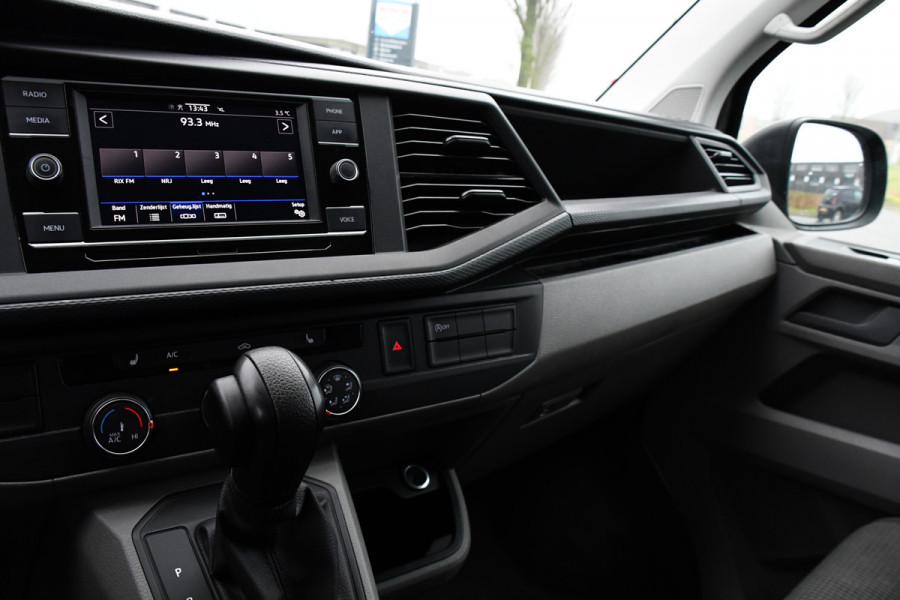 Volkswagen Transporter 2.0 TDI L2H1 30 Highline PB Edition Cruise, Camera, Carplay, LED, 150PK, Automaat, Sensoren, Multimedia, UNIEK!