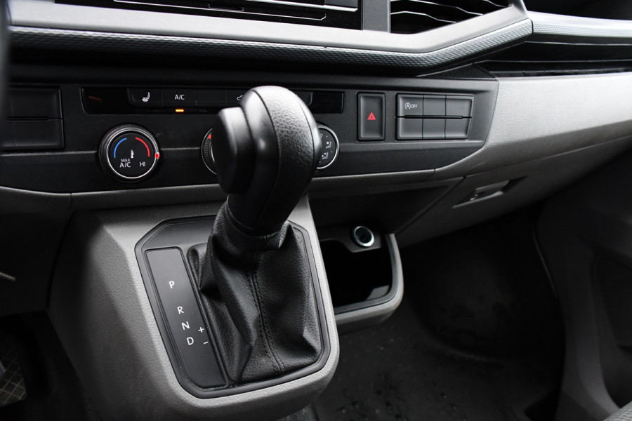 Volkswagen Transporter 2.0 TDI L2H1 30 Highline PB Edition Cruise, Camera, Carplay, LED, 150PK, Automaat, Sensoren, Multimedia, UNIEK!