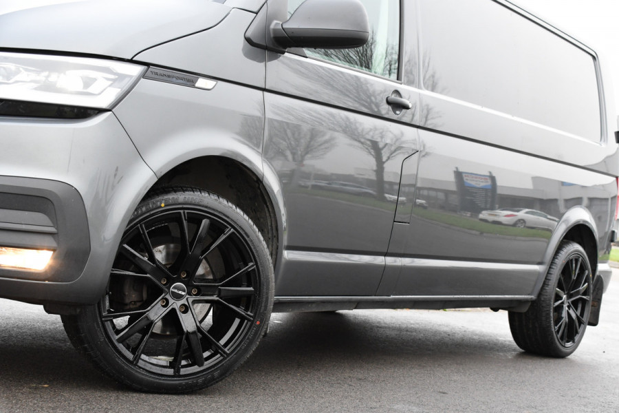 Volkswagen Transporter 2.0 TDI L2H1 30 Highline PB Edition Cruise, Camera, Carplay, LED, 150PK, Automaat, Sensoren, Multimedia, UNIEK!
