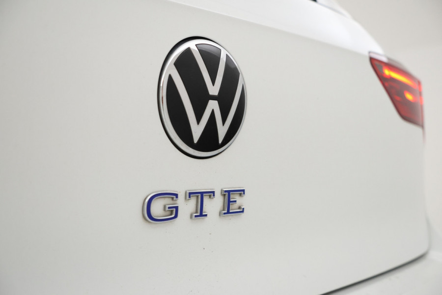 Volkswagen Golf 1.4 eHybrid GTE Panorama, Apple carplay, 18Inch.