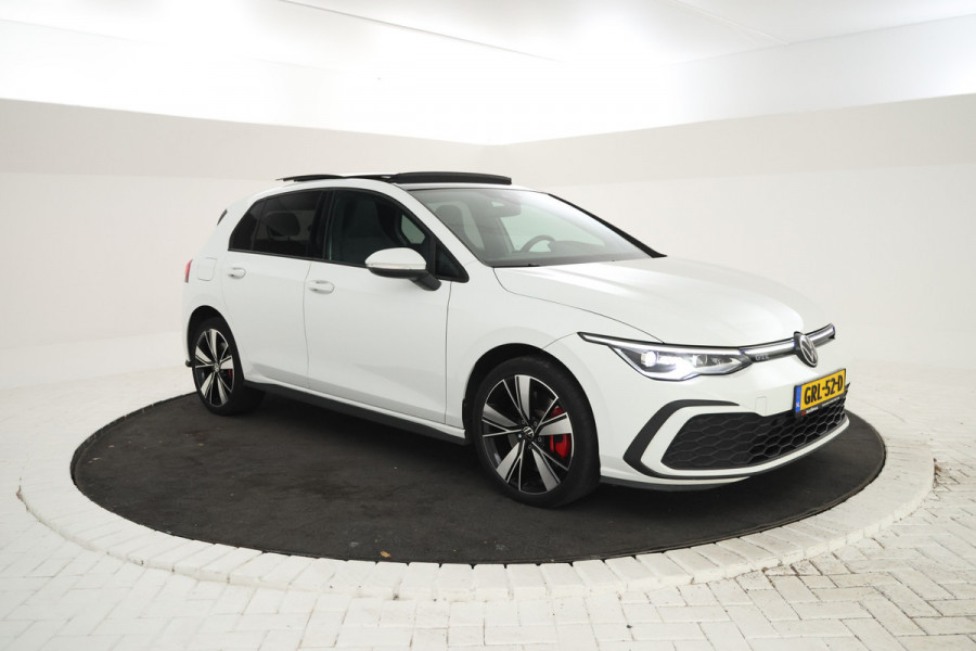Volkswagen Golf 1.4 eHybrid GTE Panorama, Apple carplay, 18Inch.
