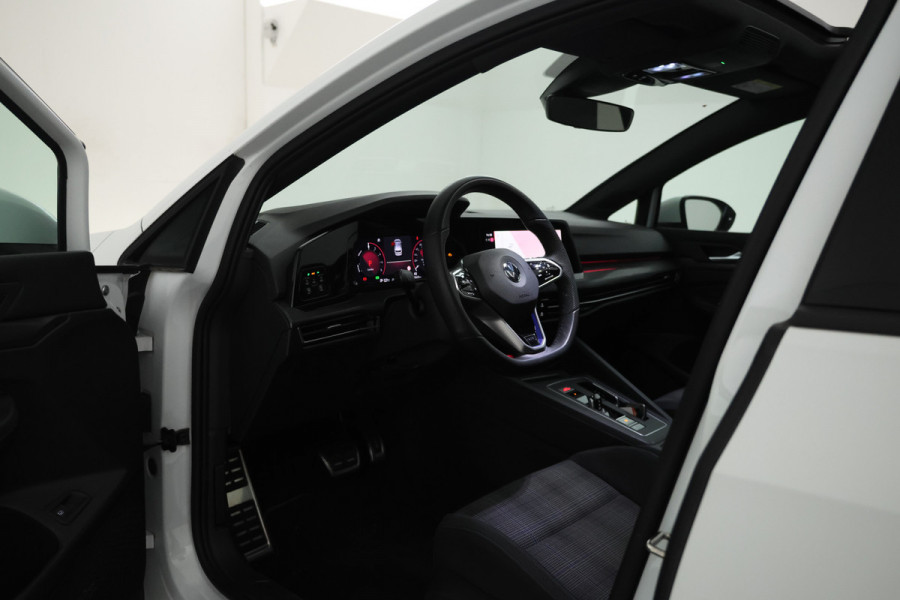Volkswagen Golf 1.4 eHybrid GTE Panorama, Apple carplay, 18Inch.