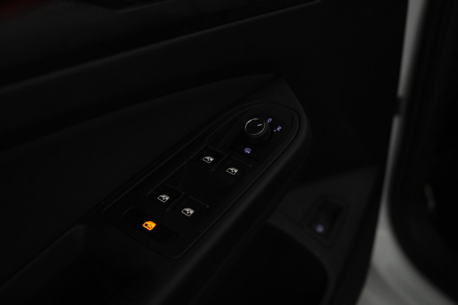 Volkswagen Golf 1.4 eHybrid GTE Panorama, Apple carplay, 18Inch.