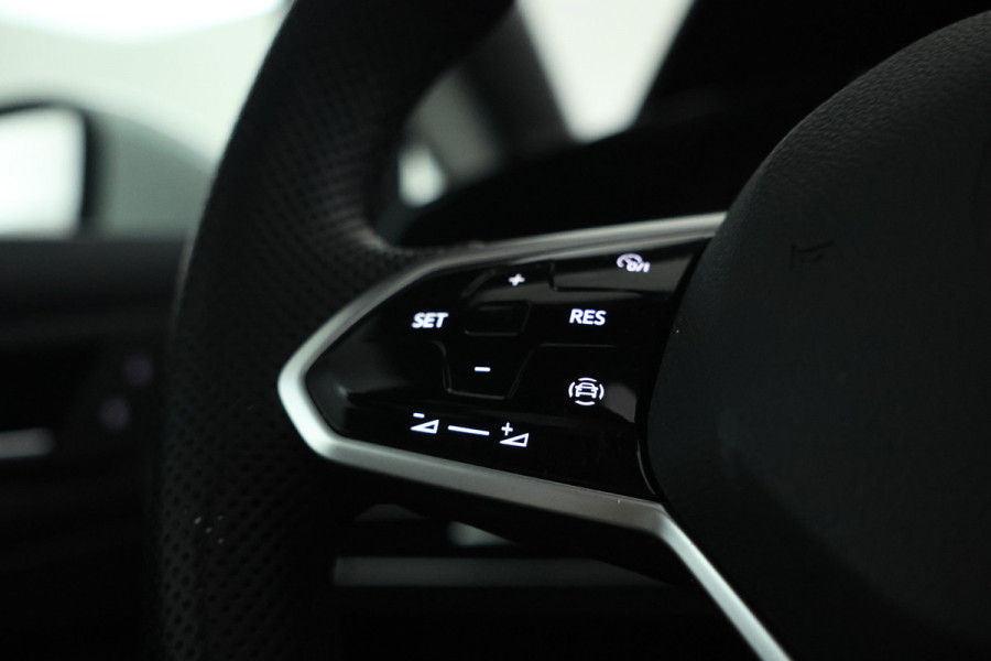 Volkswagen Golf 1.4 eHybrid GTE Panorama, Apple carplay, 18Inch.