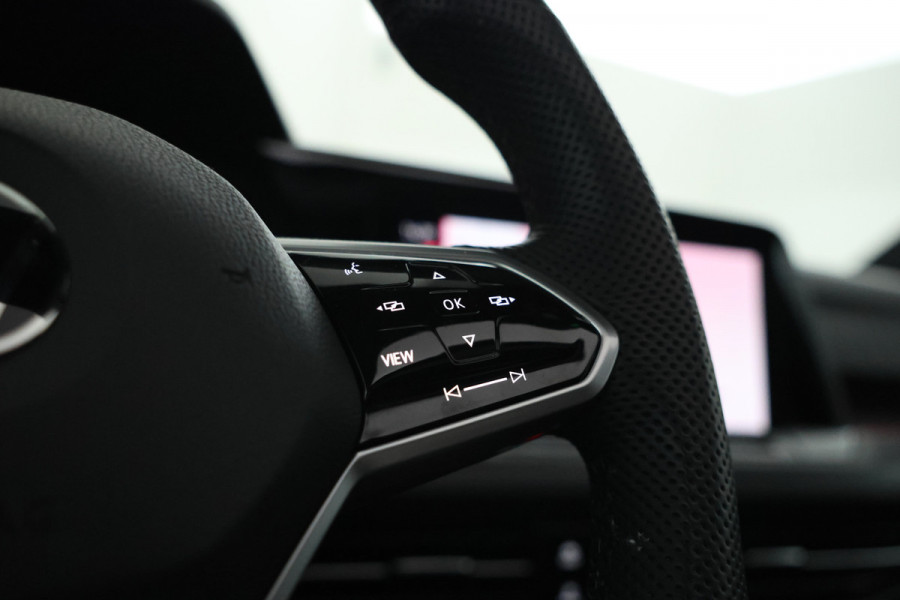 Volkswagen Golf 1.4 eHybrid GTE Panorama, Apple carplay, 18Inch.