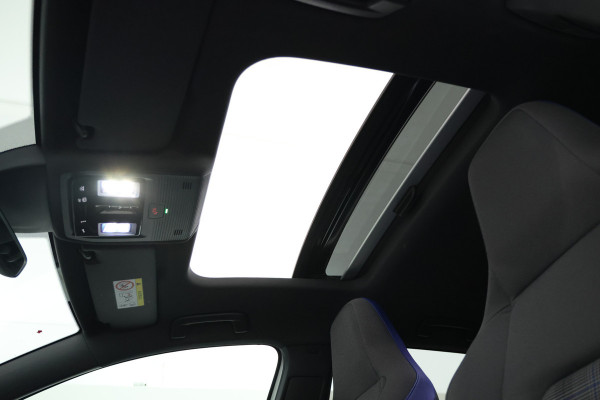 Volkswagen Golf 1.4 eHybrid GTE Panorama, Apple carplay, 18Inch.