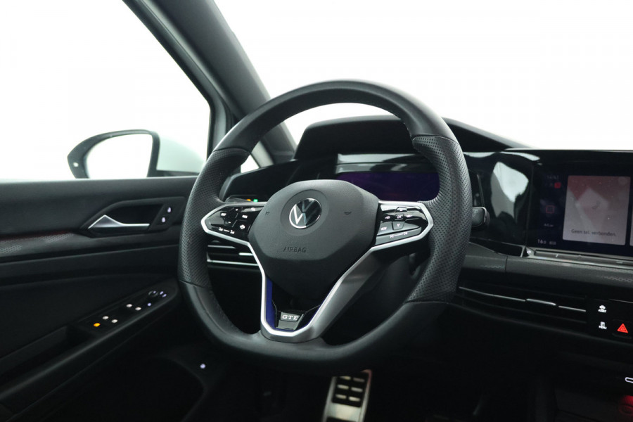Volkswagen Golf 1.4 eHybrid GTE Panorama, Apple carplay, 18Inch.