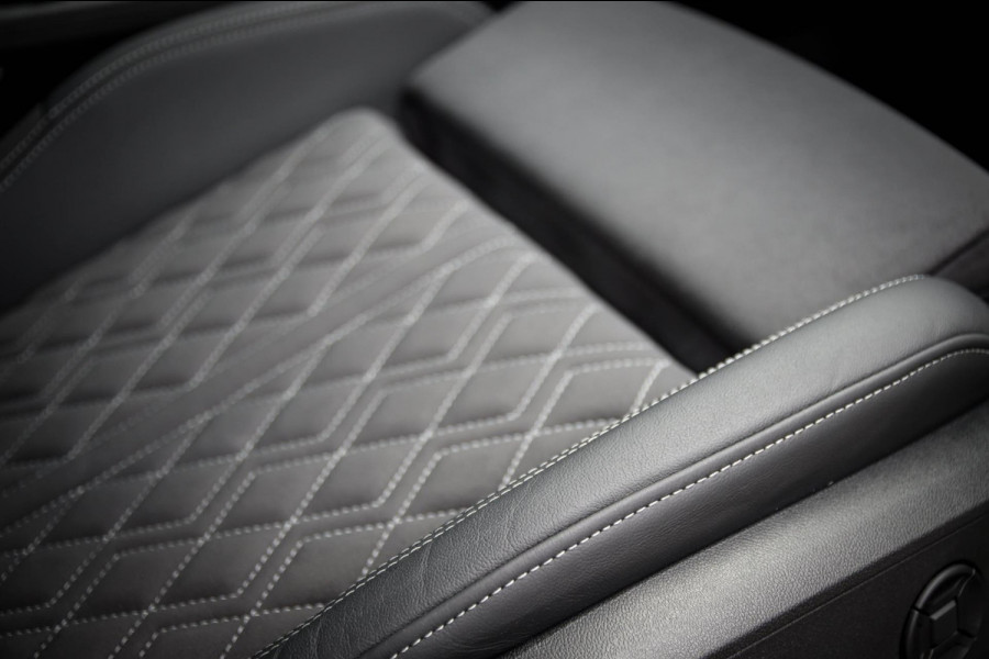 Audi A3 Sportback 40 TFSI e PHEV S Edition S-line 204pk S-Tronic|Virtual Cockpit|Kuipstoelen elektrisch|LED Matrix|Camera|Black|18