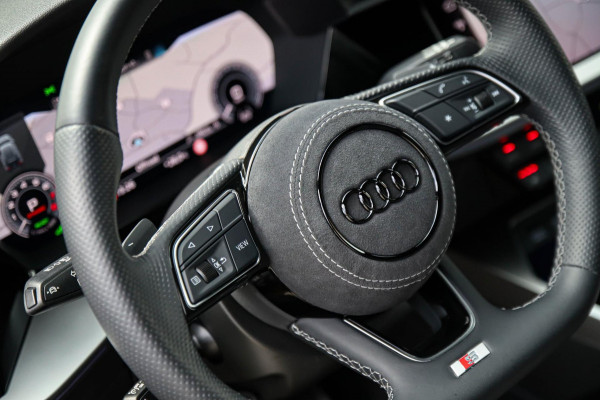 Audi A3 Sportback 40 TFSI e PHEV S Edition S-line 204pk S-Tronic|Virtual Cockpit|Kuipstoelen elektrisch|LED Matrix|Camera|Black|18
