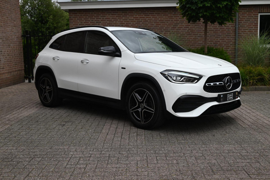 Mercedes-Benz GLA 250 e Business Solution AMG Limited Adaptive Keyless Camera Sfeerverlichting 19''