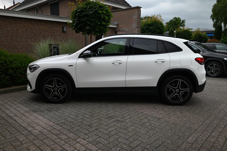 Mercedes-Benz GLA 250 e Business Solution AMG Limited Adaptive Keyless Camera Sfeerverlichting 19''